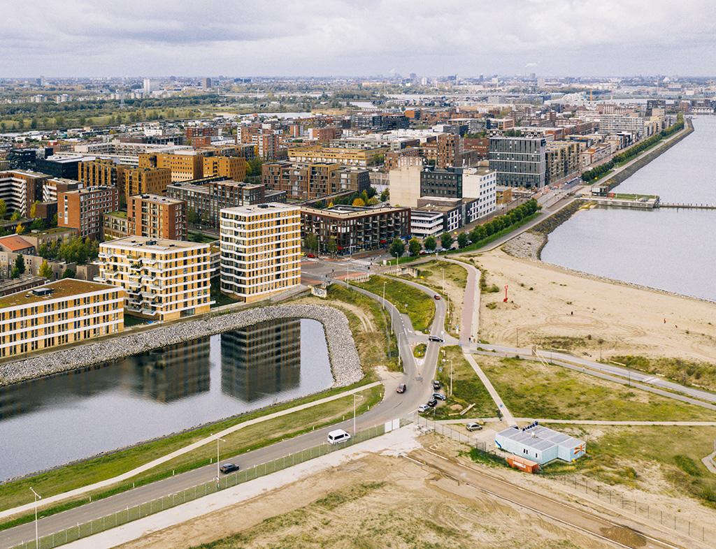 Bouwplaats in Amsterdam bij het Eiland van IJburg